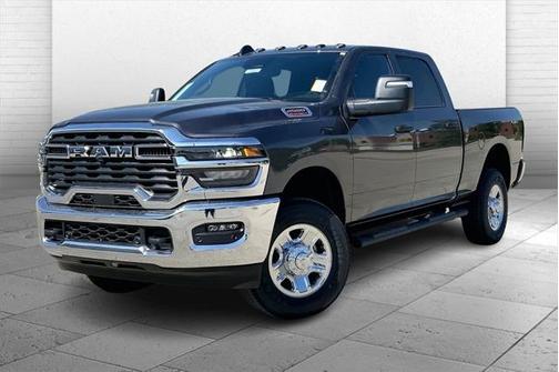 2025 RAM 2500 Tradesman Crew Cab 4x4 6'4' Box