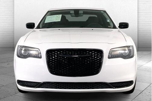 2022 Chrysler 300 Touring