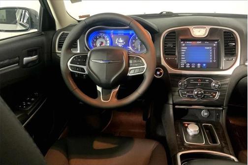 2022 Chrysler 300 Touring