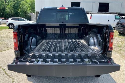 2025 RAM 1500 Warlock Crew Cab 4x4 5'7' Box