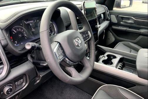 Molten Red Pearlcoat 2026 RAM 1500 Laramie