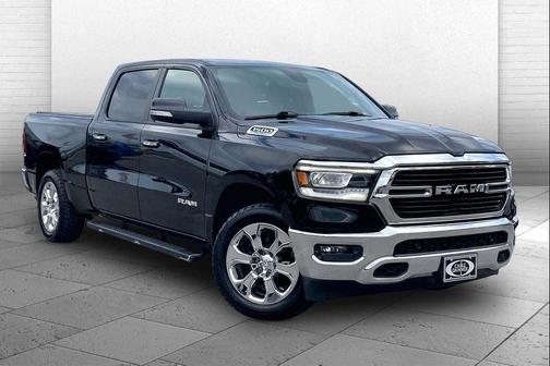 Diamond Black Crystal Pearlcoat 2019 RAM 1500 Big Horn