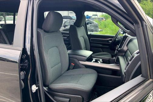 Diamond Black Crystal Pearlcoat 2019 RAM 1500 Big Horn
