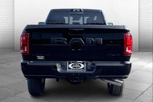 2026 RAM 3500 Limited Crew Cab 4x4 8' Box