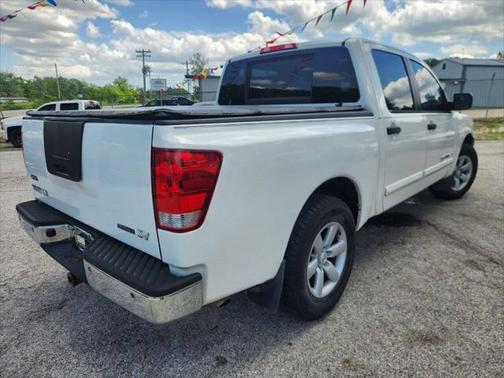 2011 Nissan Titan SV