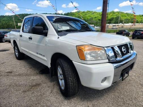 2011 Nissan Titan SV