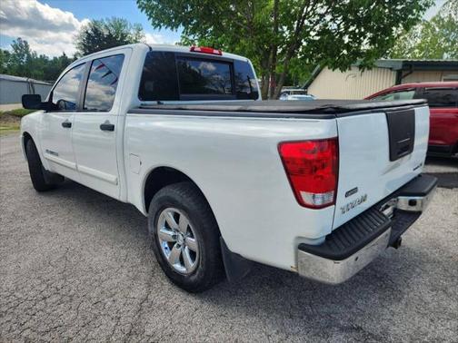 2011 Nissan Titan SV