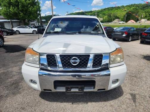 2011 Nissan Titan SV