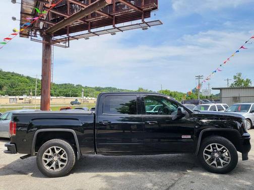 Black 2017 GMC Sierra 1500 SLT
