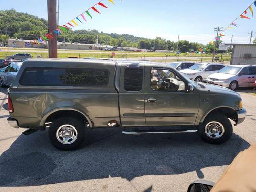 Green 2002 Ford F-150 XLT SuperCab