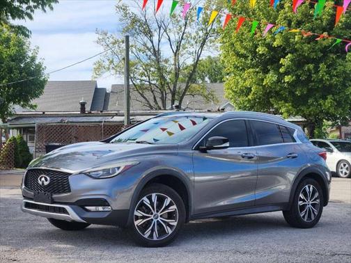 2017 INFINITI QX30 Premium