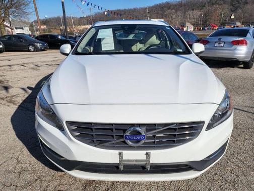 2016 Volvo V60 T5 Drive-E Premier