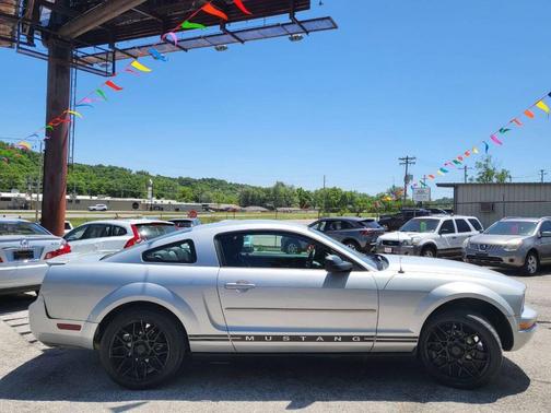 Satin Silver Clearcoat Metallic 2007 Ford Mustang Deluxe