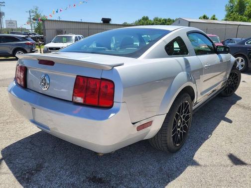 Satin Silver Clearcoat Metallic 2007 Ford Mustang Deluxe