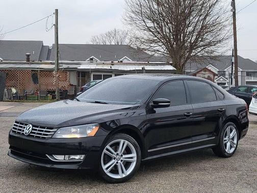 2013 Volkswagen Passat 2.0 TDI SE w/ Sunroof