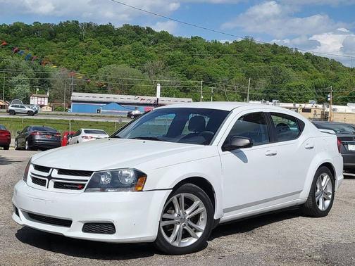 White 2014 Dodge Avenger SE