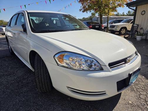 White 2009 Chevrolet Impala LT