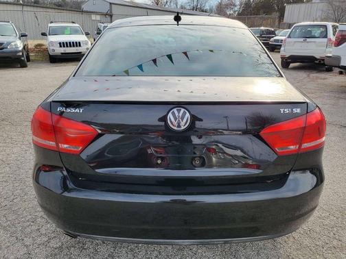 2014 Volkswagen Passat 1.8T Auto SE w/Sunroof & Nav