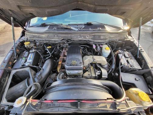 Burgundy 2004 Dodge Ram 2500 SLT Quad Cab