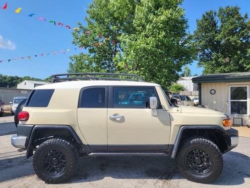 Cream 2008 Toyota FJ Cruiser Base