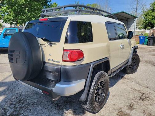 Cream 2008 Toyota FJ Cruiser Base