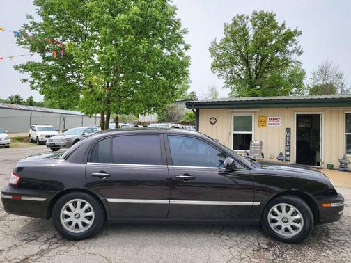 Black 2005 Kia Amanti Base 4dr Sedan
