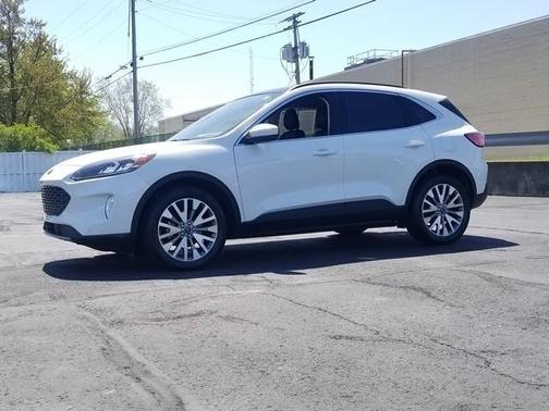 2022 Ford Escape TITANIUM