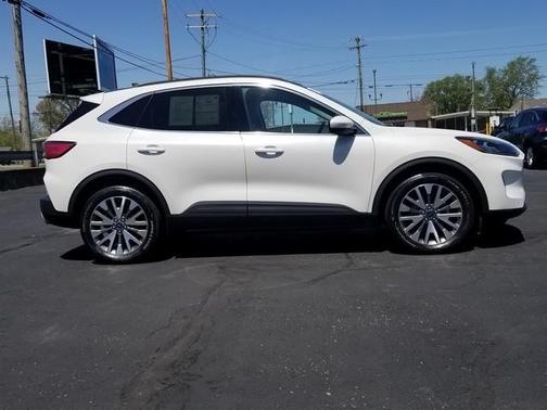 2022 Ford Escape TITANIUM