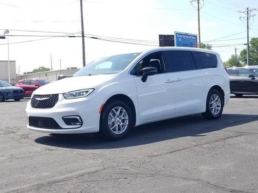 Bright White Clearcoat 2025 Chrysler Pacifica SELECT
