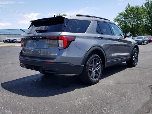 CARBONIZED GRAY METALLIC 2025 Ford Explorer ST-LINE