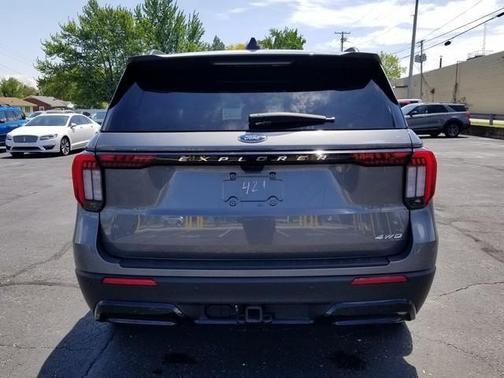 CARBONIZED GRAY METALLIC 2025 Ford Explorer ST-LINE