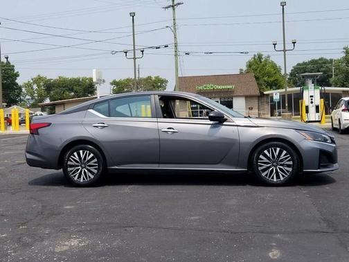 Gun Metallic 2024 Nissan Altima 2.5 SV