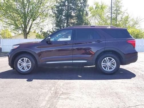 JEWEL RED MET TINTED CC 2023 Ford Explorer XLT