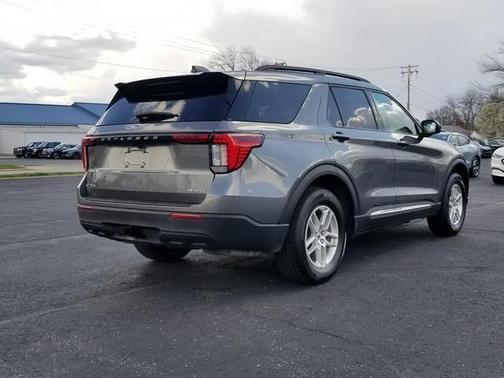CARBONIZED GRAY METALLIC 2025 Ford Explorer ACTIVE