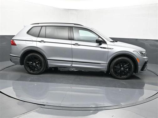 2022 Volkswagen Tiguan 2.0T SE R-Line Black 4MOTION