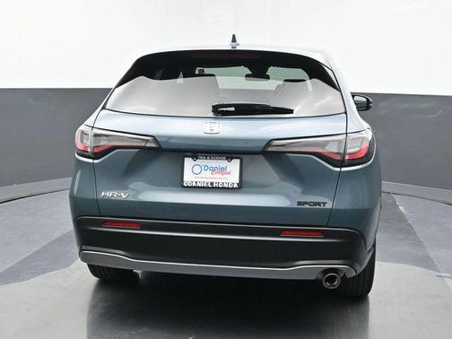 Nordic Forest Pearl 2024 Honda HR-V AWD Sport