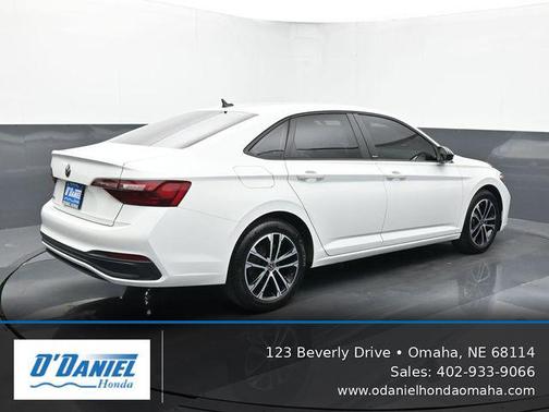 Pure White 2024 Volkswagen Jetta 1.5T Sport