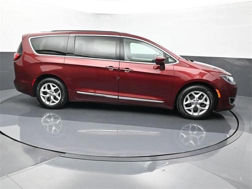 2018 Chrysler Pacifica Touring-L Plus