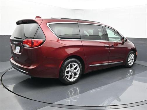 2018 Chrysler Pacifica Touring-L Plus