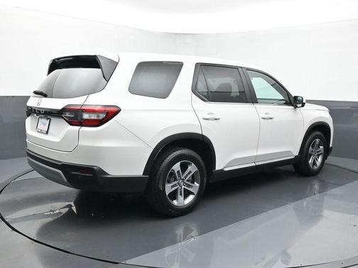 Platinum White Pearl 2025 Honda Pilot EX-L