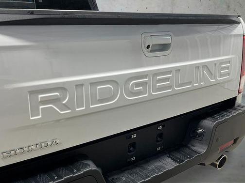 Platinum White Pearl 2026 Honda Ridgeline Black