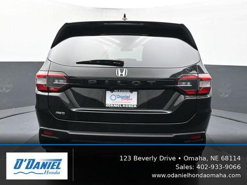 Crystal Black Pearl 2024 Honda Pilot LX