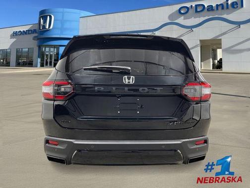 Crystal Black Pearl 2026 Honda Pilot Black Edition