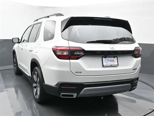 2024 Honda Pilot Touring 8-Passenger