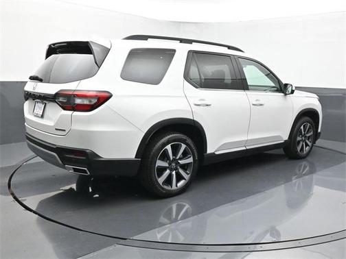 2024 Honda Pilot Touring 8-Passenger
