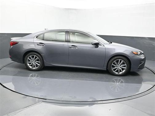 2016 Lexus ES 300h Base