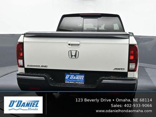White Diamond Pearl 2017 Honda Ridgeline RTL-E