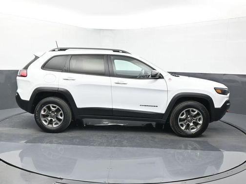 Bright White Clearcoat 2019 Jeep Cherokee Trailhawk