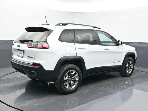 Bright White Clearcoat 2019 Jeep Cherokee Trailhawk