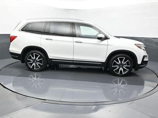 2022 Honda Pilot Touring 8-Passenger